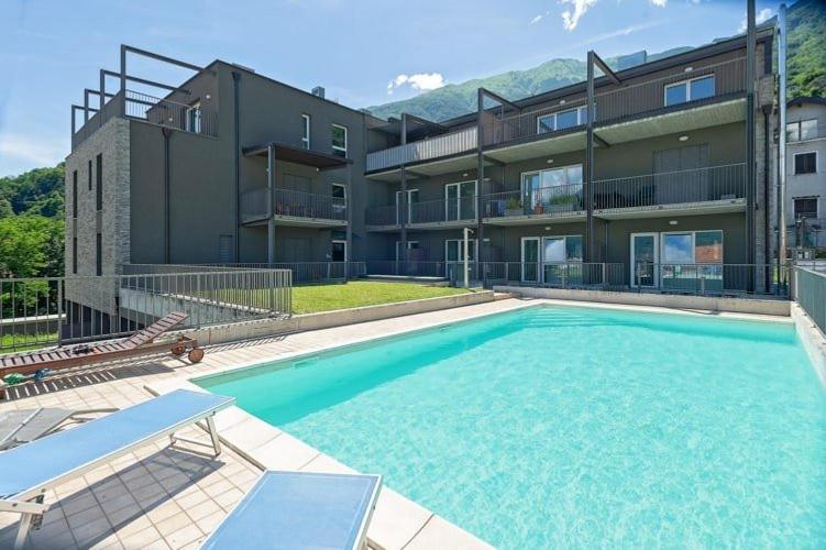 Modern Apartments Lake View With Pool 穆索 外观 照片